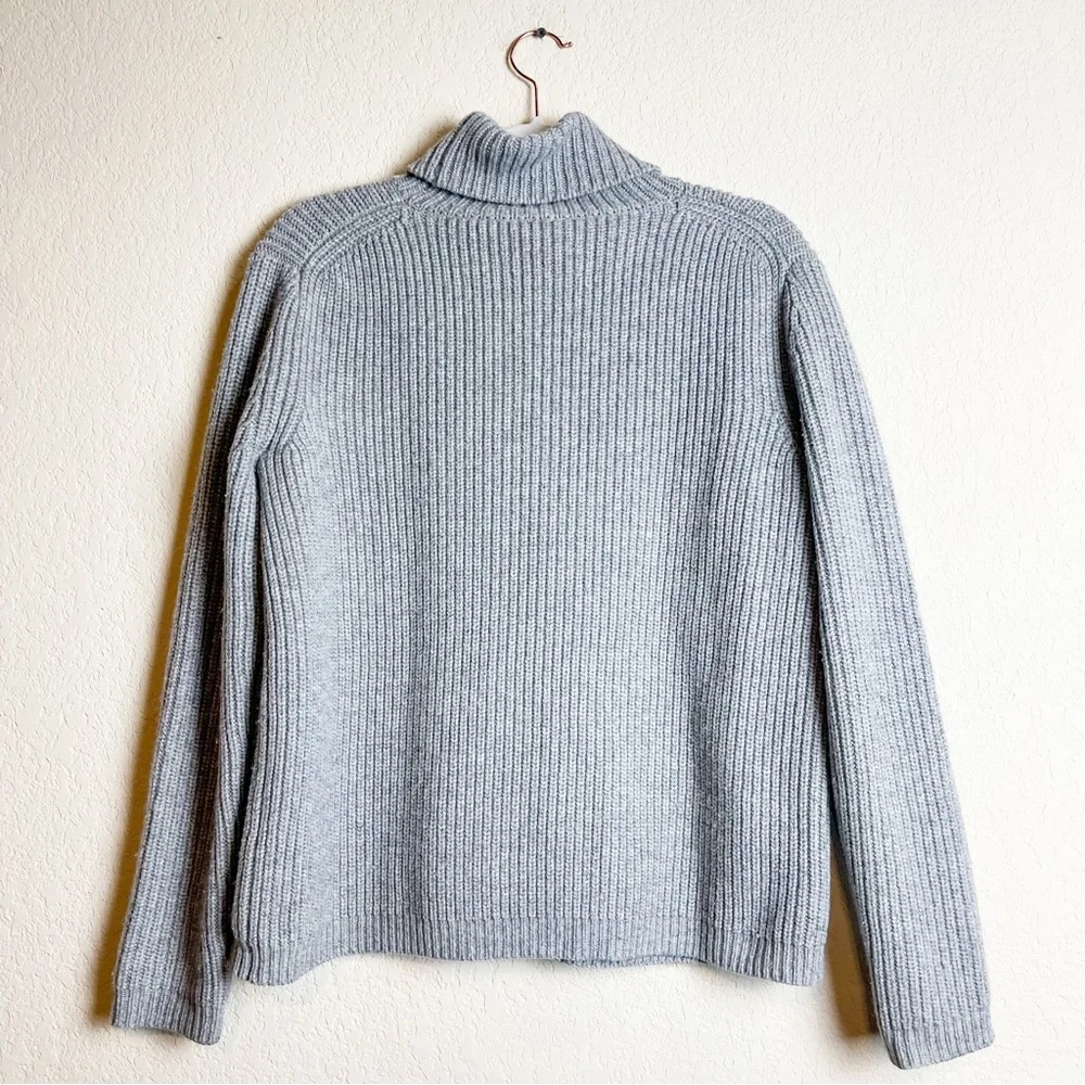 Jenni Kayne Cashmere Turtleneck Pullover Sweater
Heather Grey Size Small - Picture 5 of 9